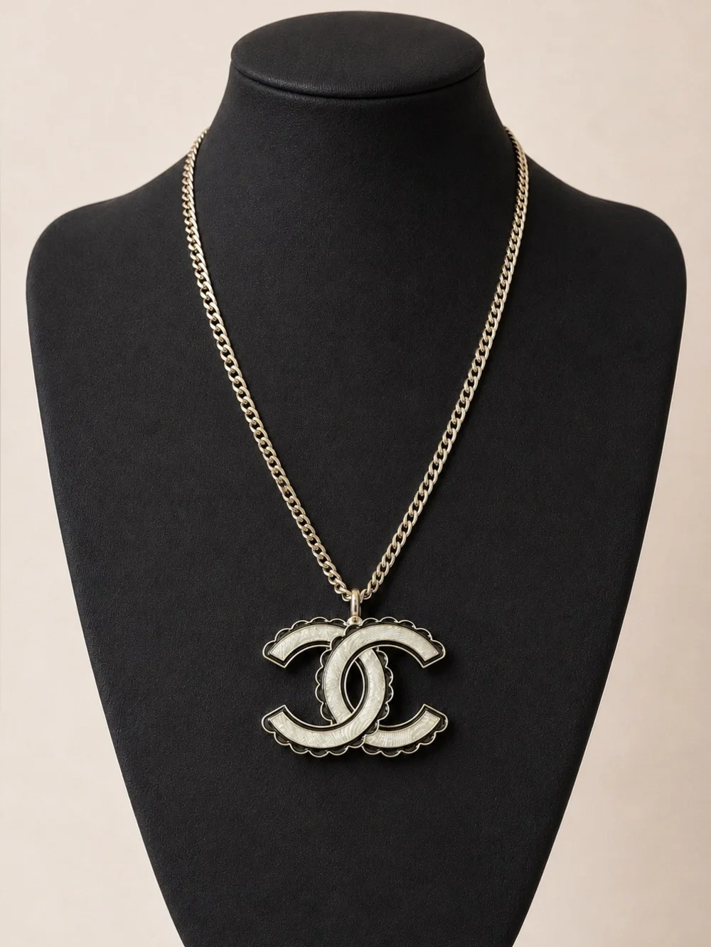CHANEL 24B Oversized CC Glitter Enamel Pendant Chain Necklace Gold Tone Black